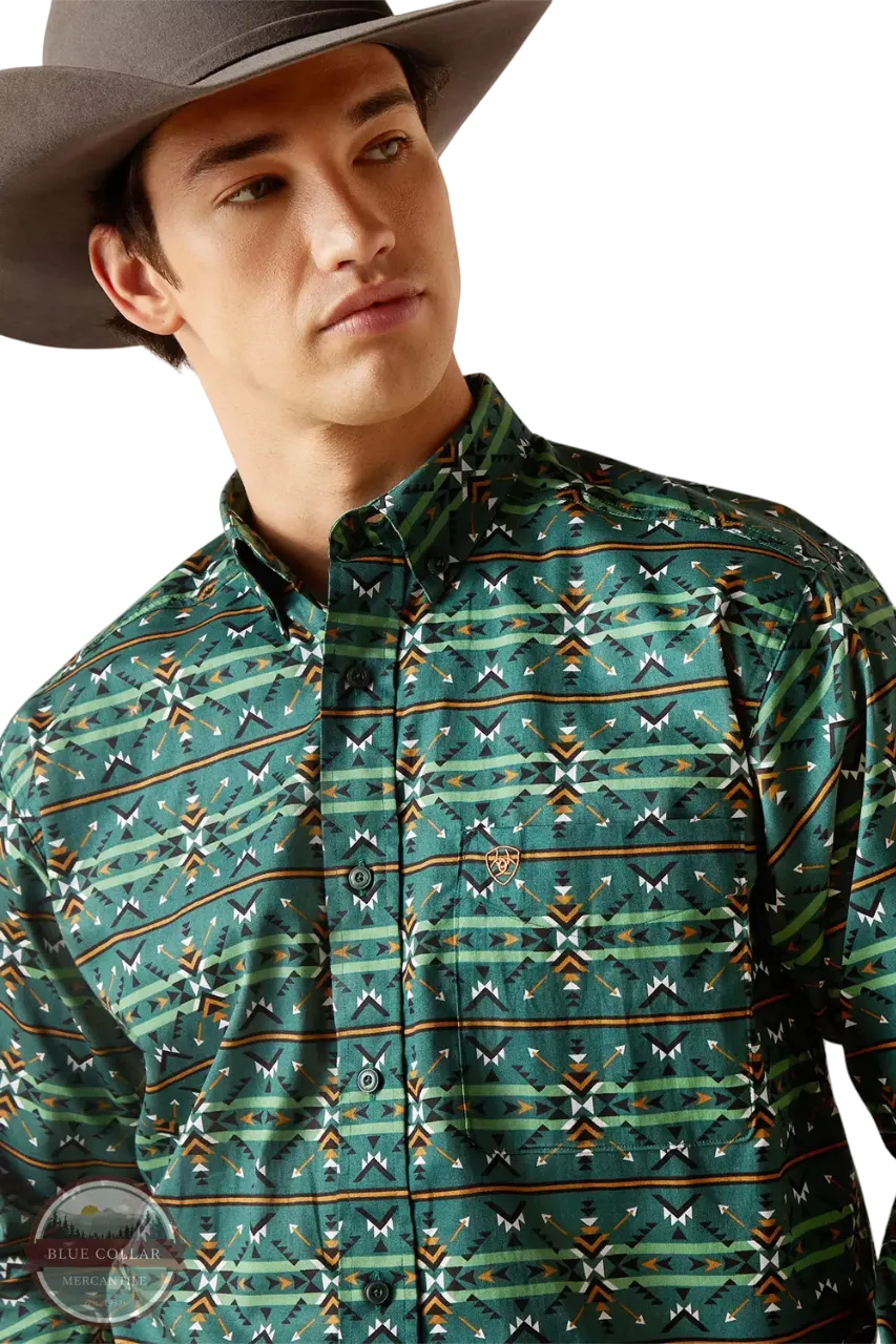 Ariat Clothing Men's Classic Fit Long Sleeve Shirt in Green Print